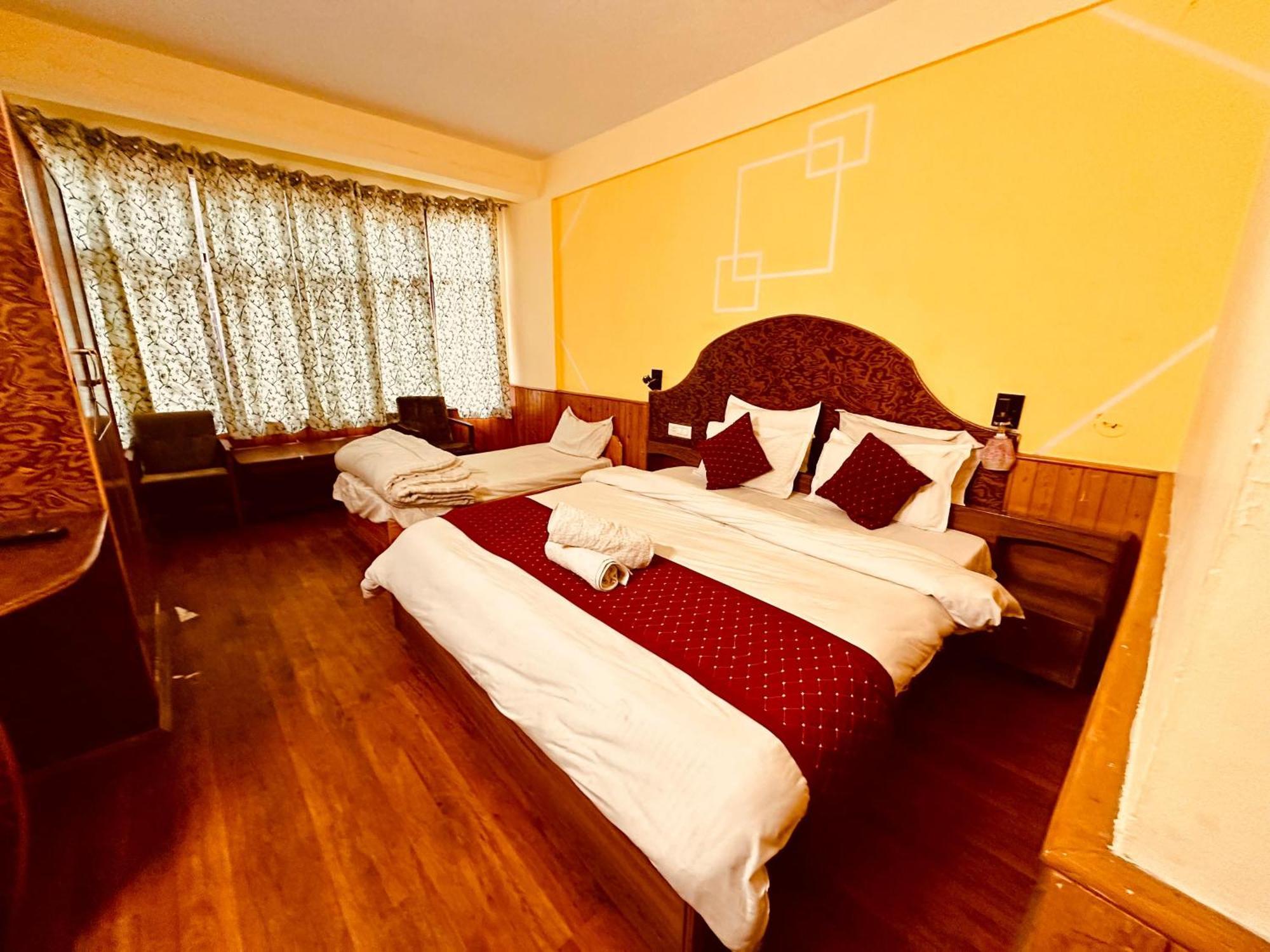 Hotel D Kanchan Manali Exteriér fotografie