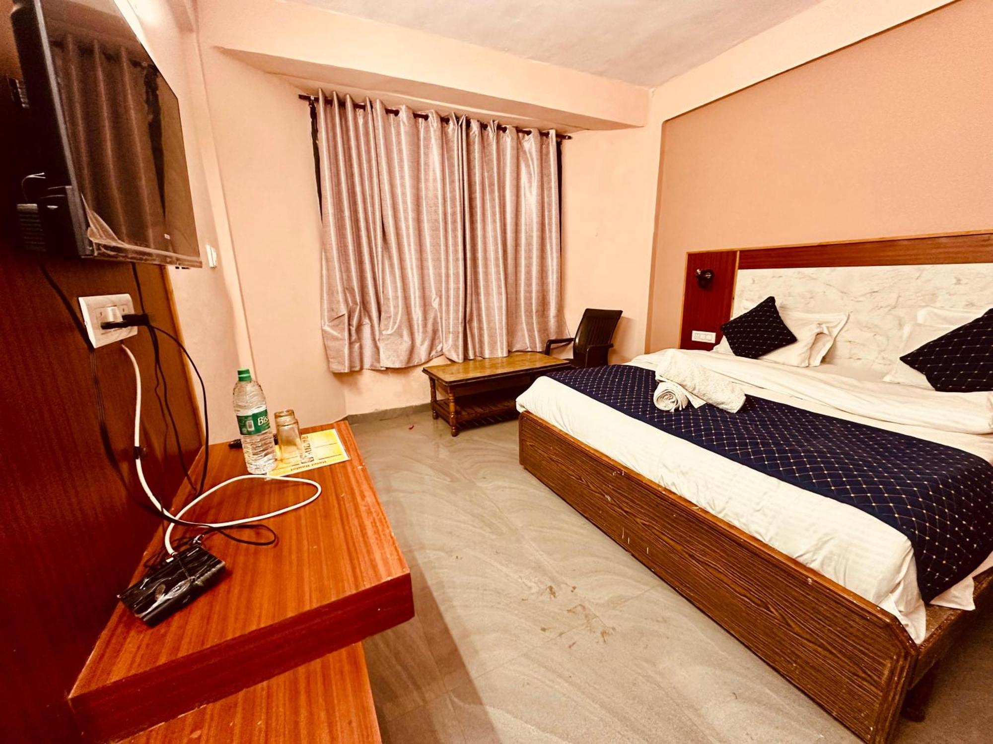 Hotel D Kanchan Manali Exteriér fotografie