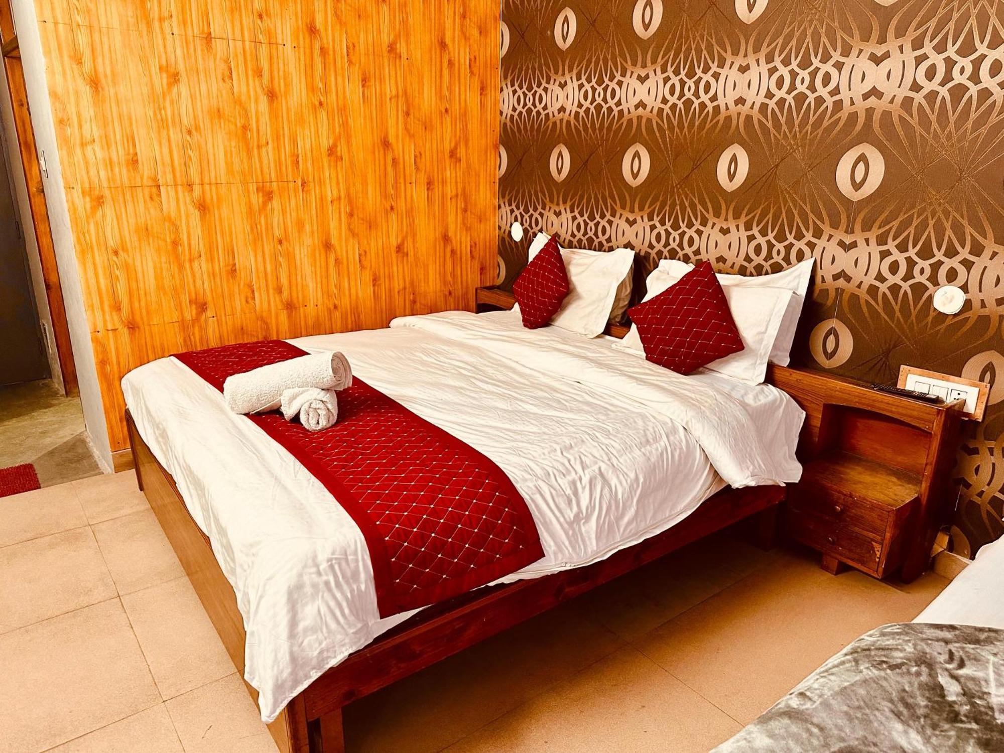 Hotel D Kanchan Manali Exteriér fotografie